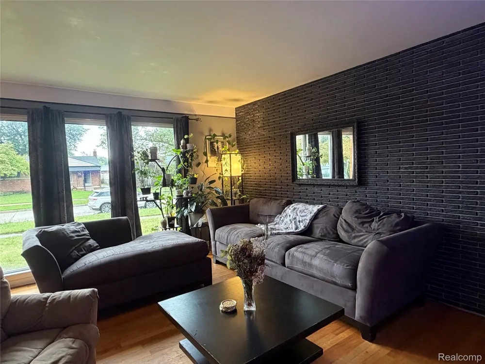 32833 Merritt Drive Westland City, MI 48185