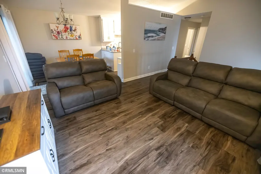 5107 148th Street W Apple Valley, MN 55124