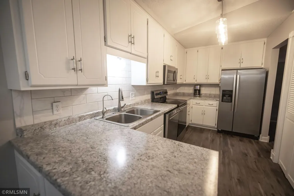 5107 148th Street W Apple Valley, MN 55124