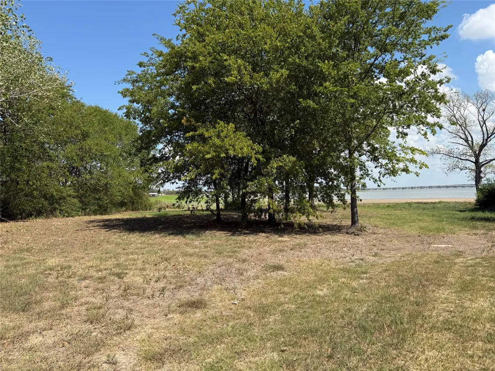 456 Causeway View Seven Points, TX 75143