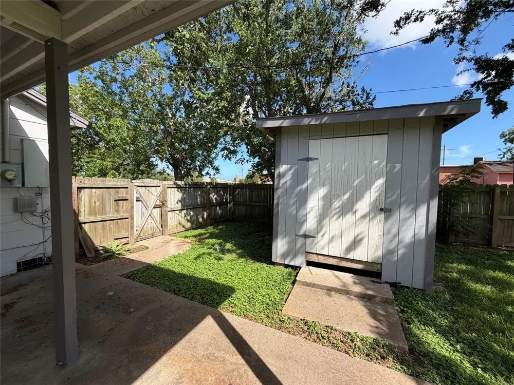 211 S Avenue C Freeport, TX 77541