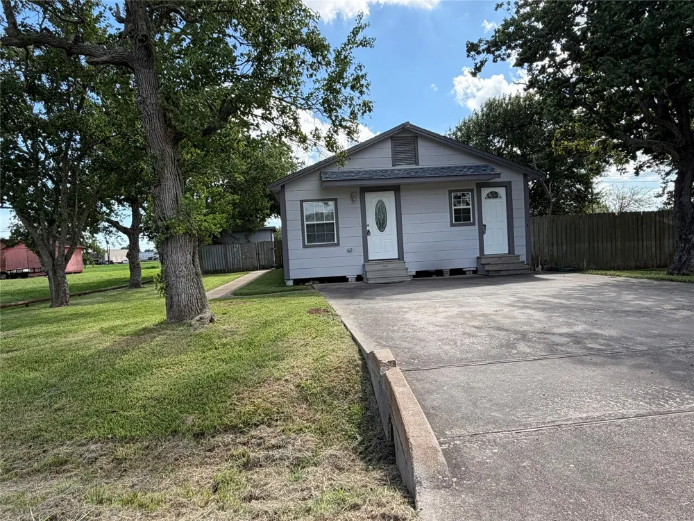211 S Avenue C Freeport, TX 77541