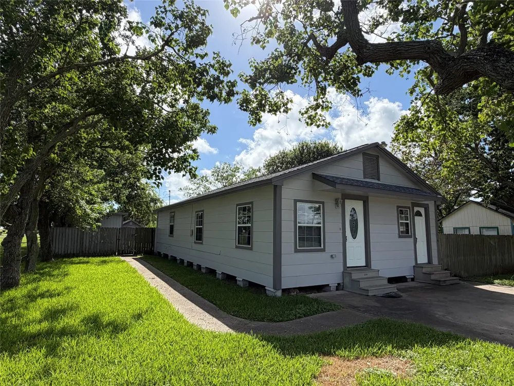 211 S Avenue C Freeport, TX 77541