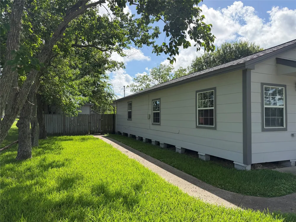 211 S Avenue C Freeport, TX 77541