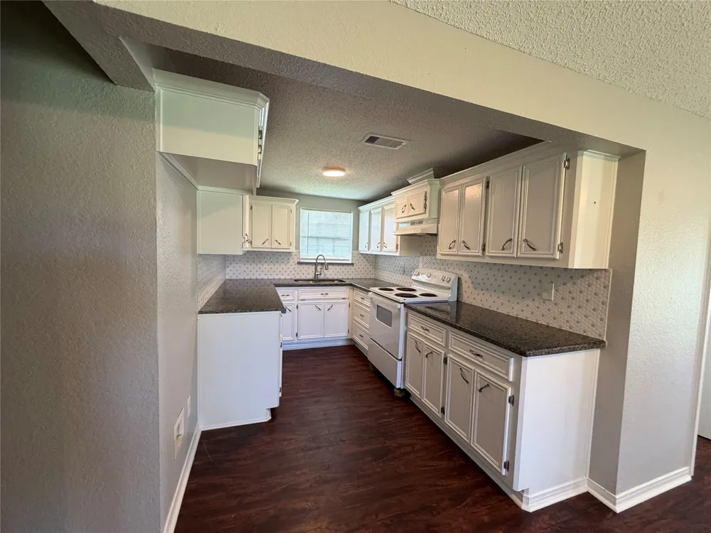 211 S Avenue C Freeport, TX 77541