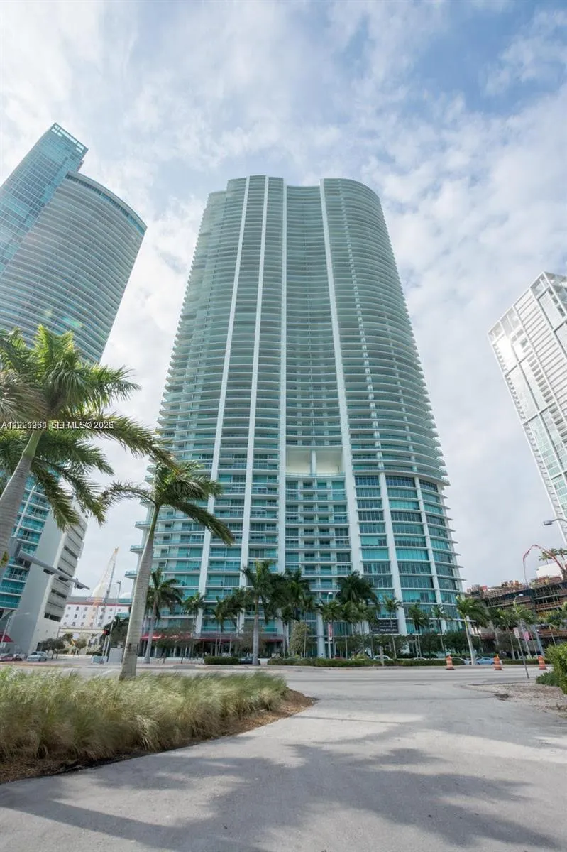 900 Biscayne Blvd #2112 Miami, FL 33132