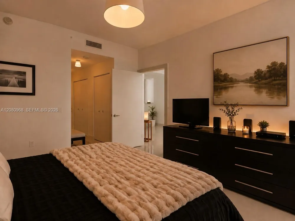 900 Biscayne Blvd #2112 Miami, FL 33132