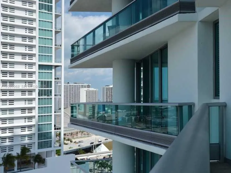 900 Biscayne Blvd #2112 Miami, FL 33132