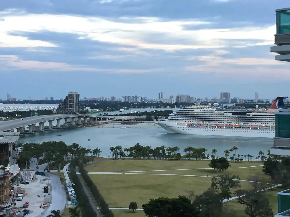 900 Biscayne Blvd #2112 Miami, FL 33132
