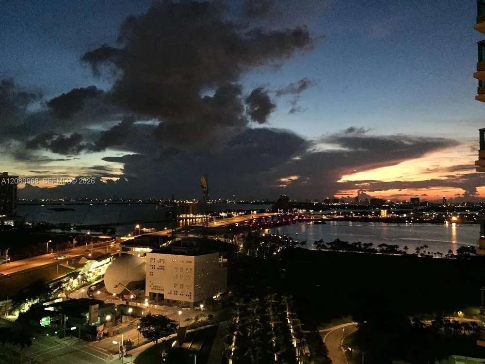 900 Biscayne Blvd #2112 Miami, FL 33132