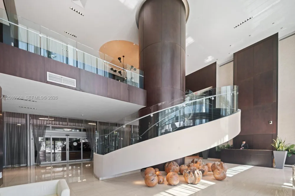 900 Biscayne Blvd #2112 Miami, FL 33132