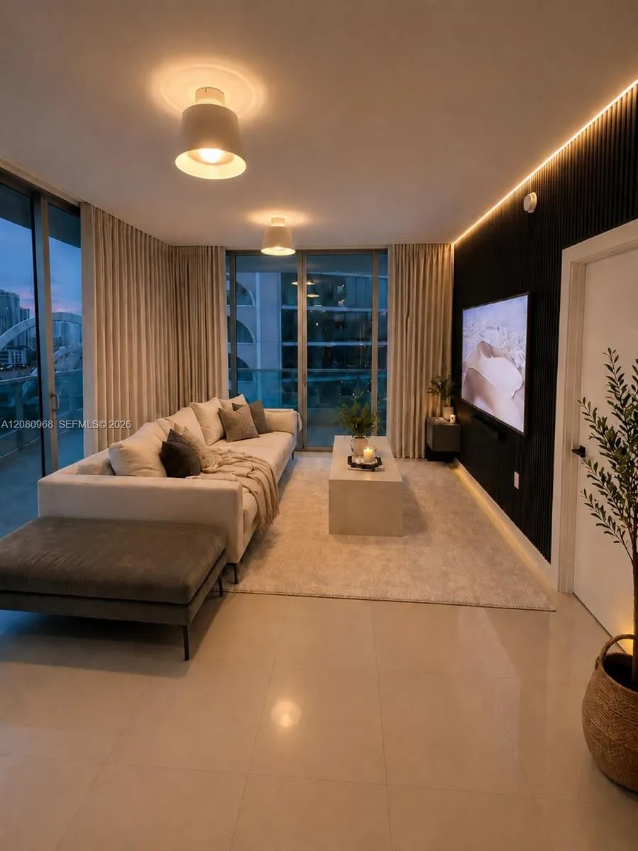 900 Biscayne Blvd #2112 Miami, FL 33132