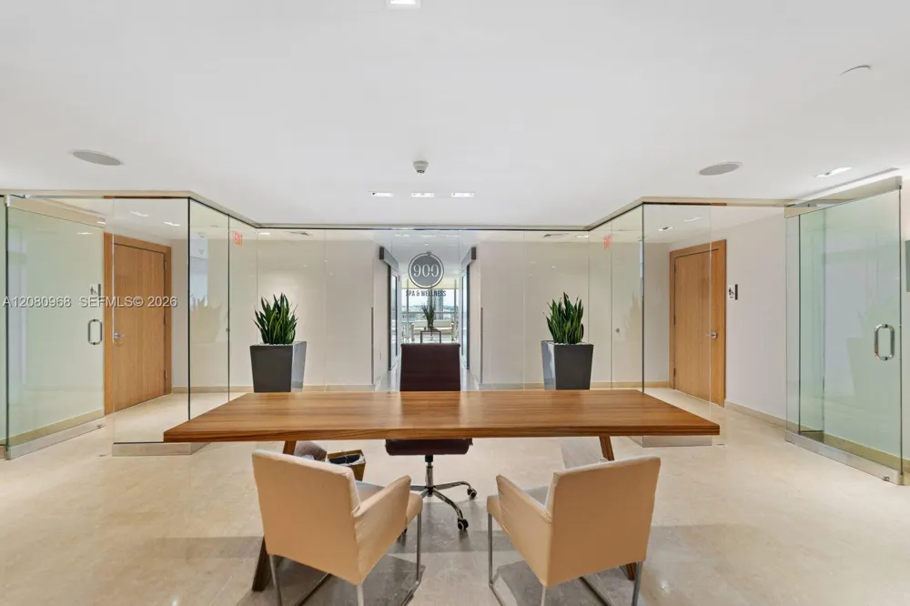 900 Biscayne Blvd #2112 Miami, FL 33132