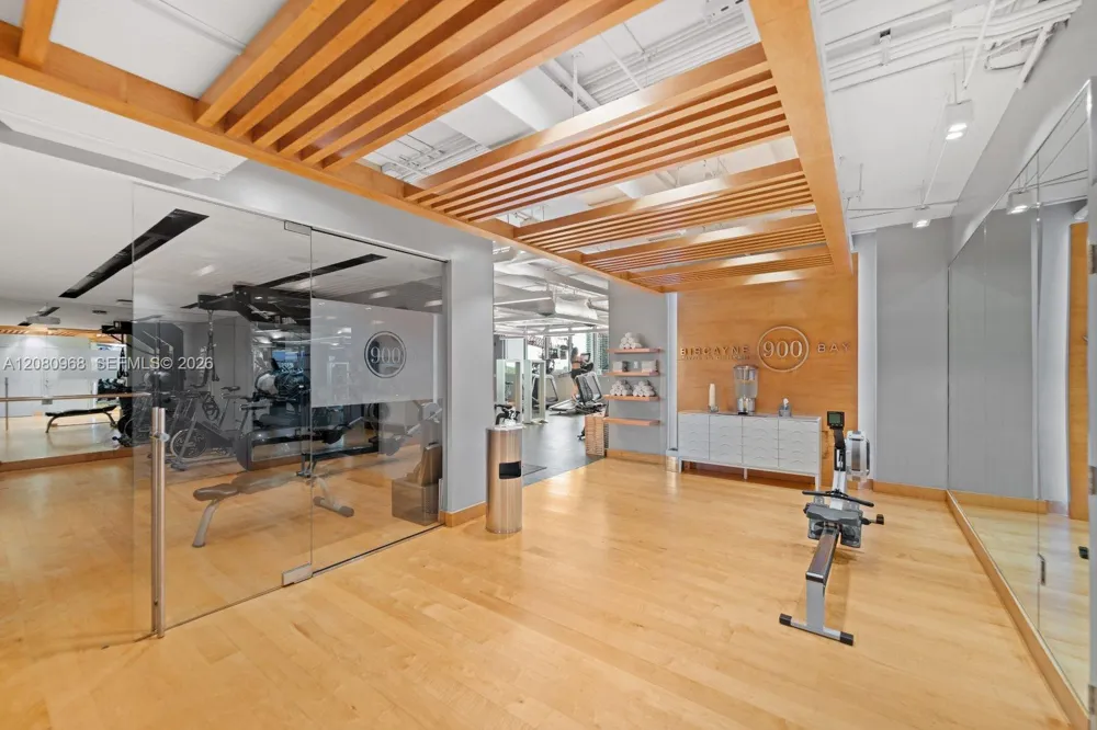 900 Biscayne Blvd #2112 Miami, FL 33132