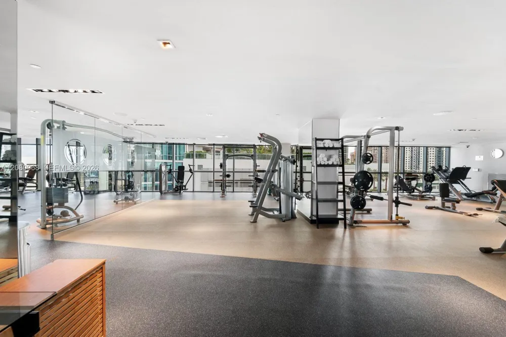 900 Biscayne Blvd #2112 Miami, FL 33132