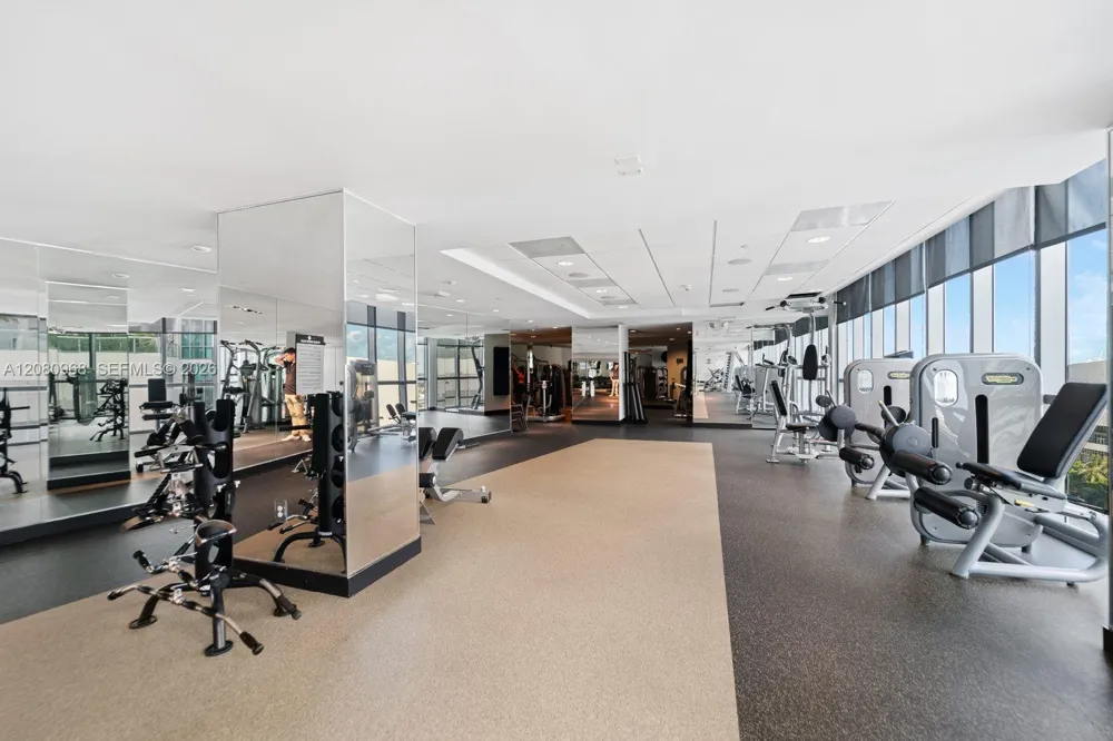 900 Biscayne Blvd #2112 Miami, FL 33132