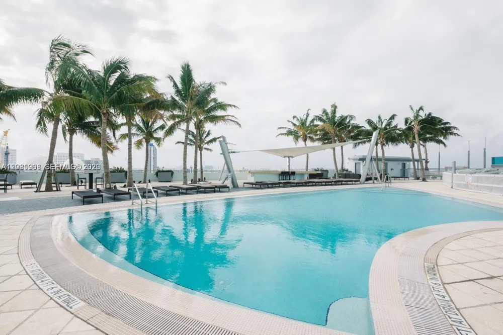 900 Biscayne Blvd #2112 Miami, FL 33132