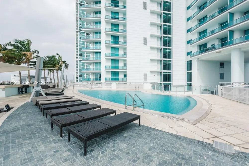 900 Biscayne Blvd #2112 Miami, FL 33132