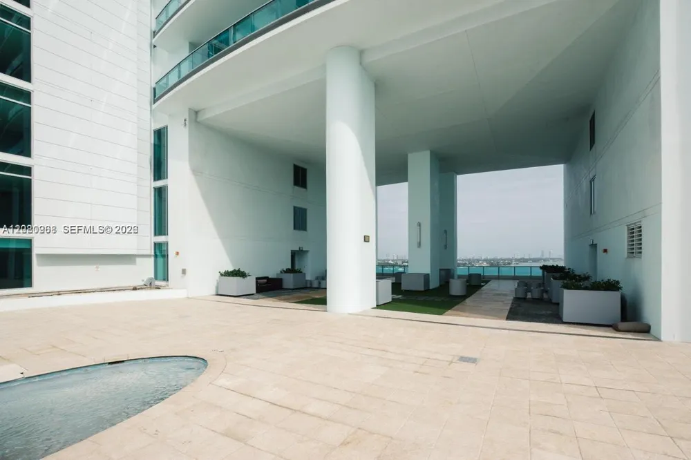 900 Biscayne Blvd #2112 Miami, FL 33132