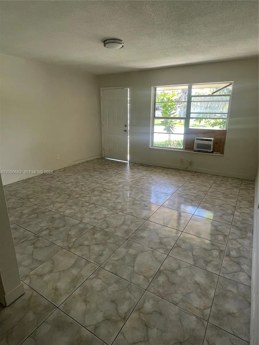 417 NW 40th St #417 Oakland Park, FL 33309