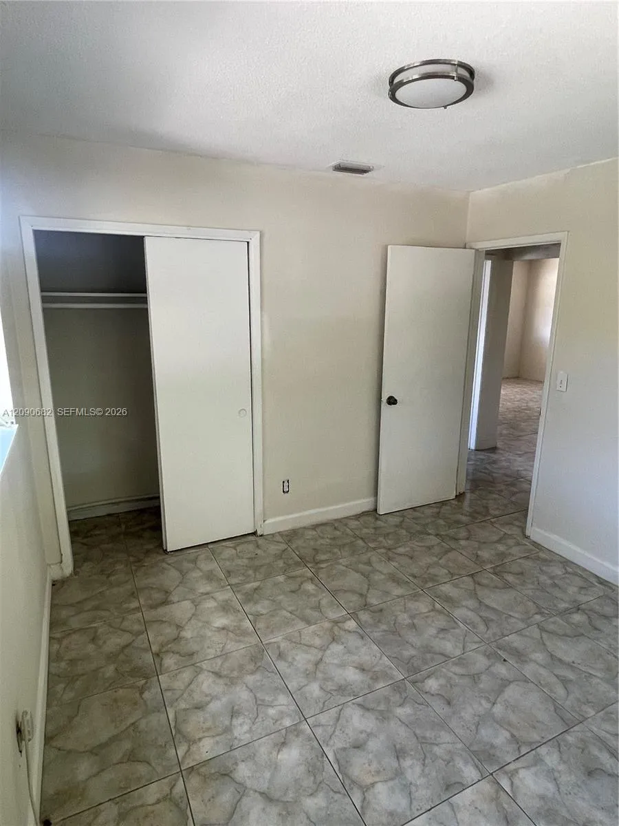 417 NW 40th St #417 Oakland Park, FL 33309