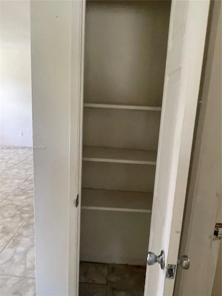 417 NW 40th St #417 Oakland Park, FL 33309