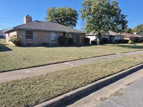 2705 Tanglewood Drive