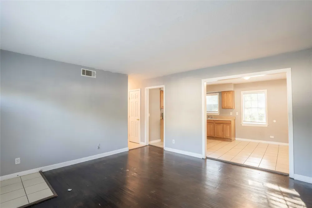 4652 Main Street Tulsa, OK 74126