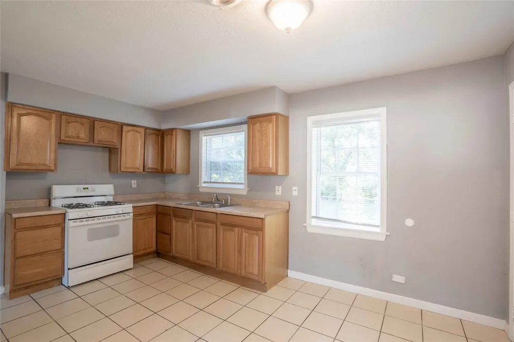 4652 Main Street Tulsa, OK 74126