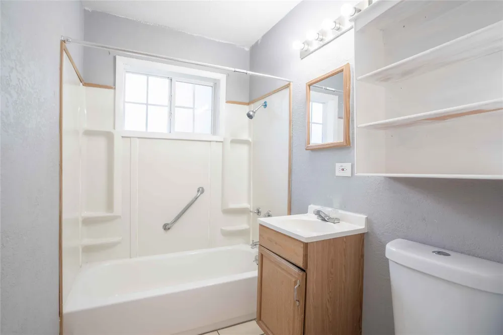 4652 Main Street Tulsa, OK 74126