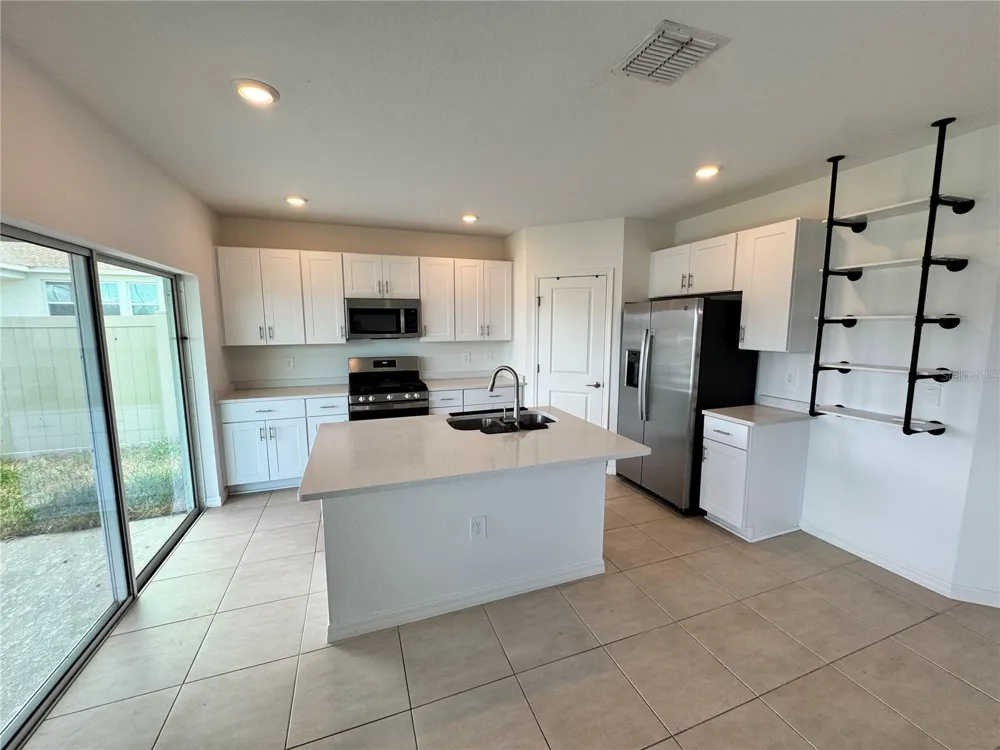 33981 SKY BLOSSOM CIRCLE Leesburg, FL 34788