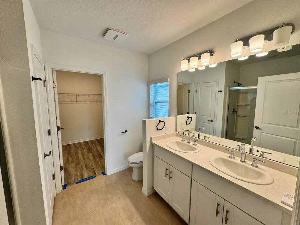33981 SKY BLOSSOM CIRCLE Leesburg, FL 34788