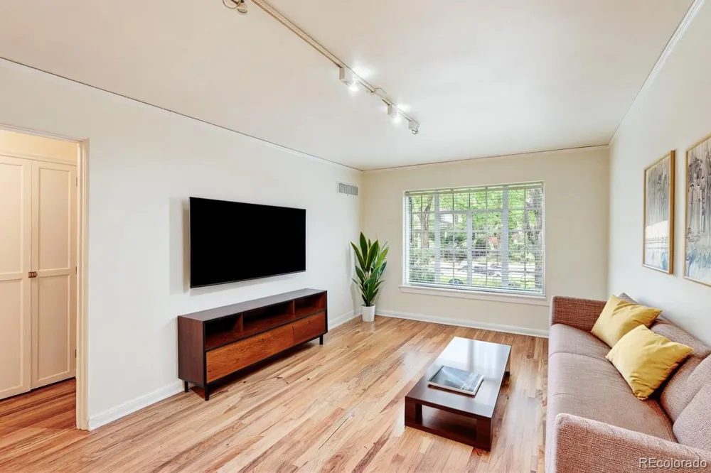 949 Emerson Street #8 Denver, CO 80218