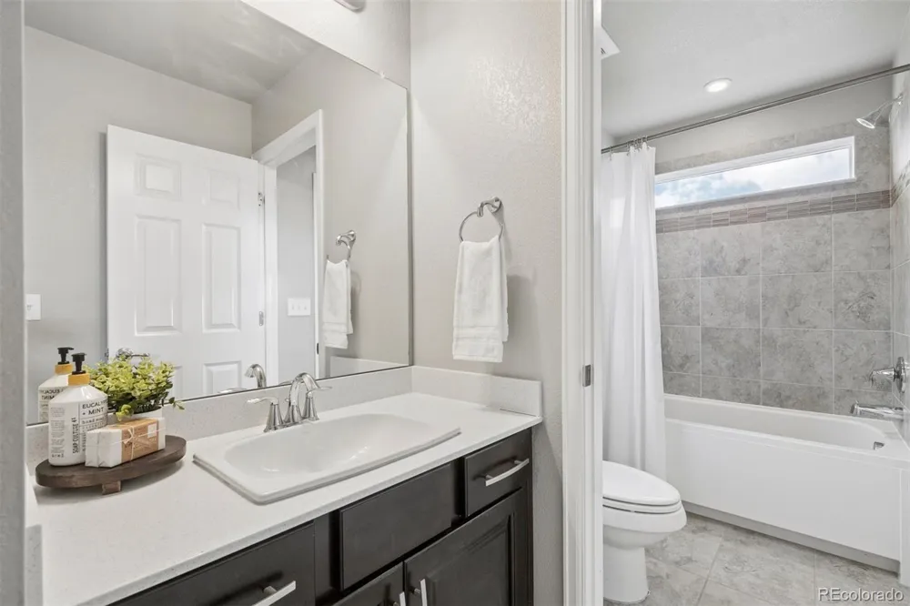 23877 E Rocky Top Avenue Aurora, CO 80016
