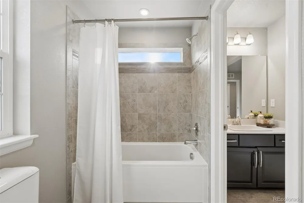 23877 E Rocky Top Avenue Aurora, CO 80016