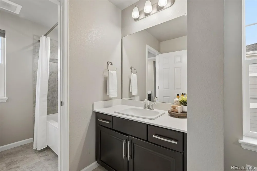 23877 E Rocky Top Avenue Aurora, CO 80016