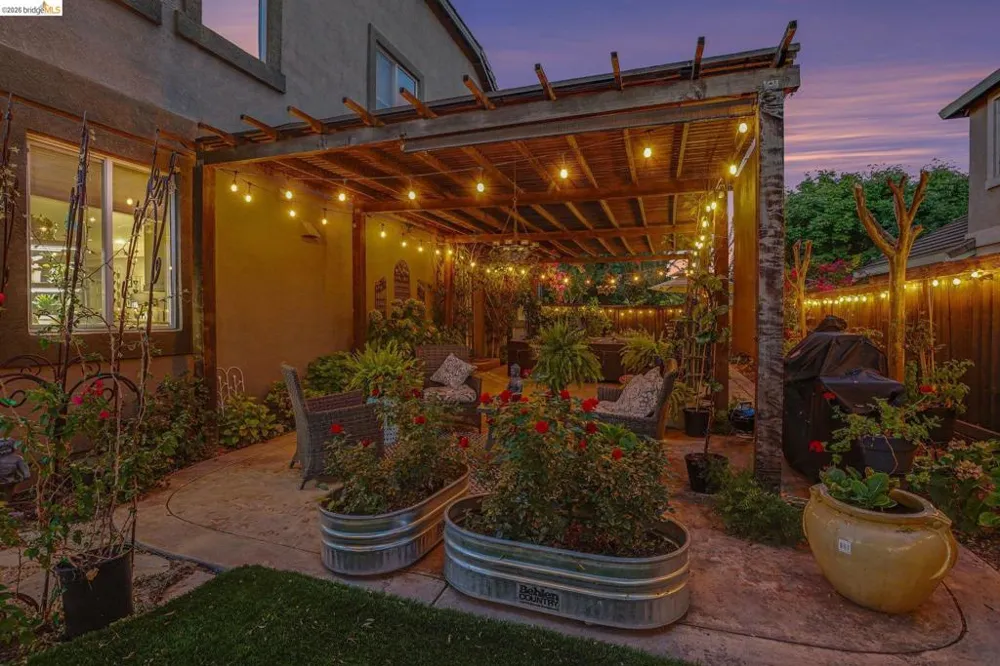 1587 Dawnview Dr Brentwood, CA 94513