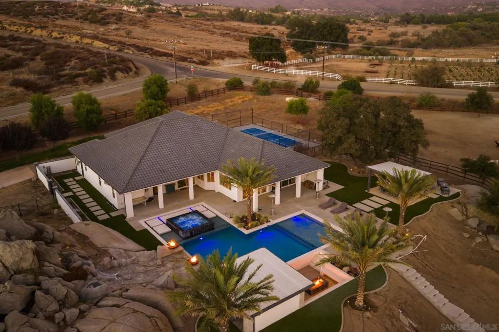 39025 E Benton Rd Temecula, CA 92592