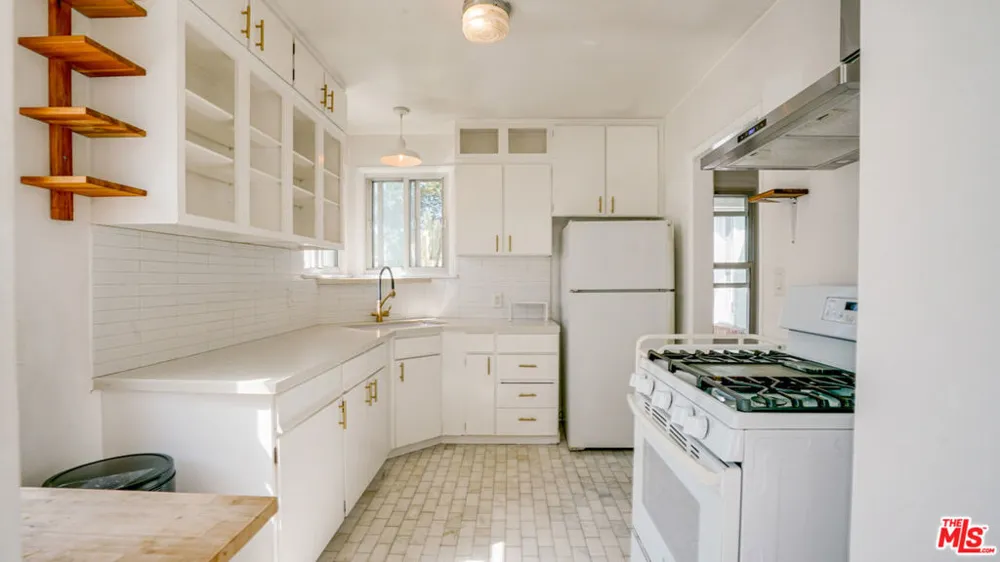 6632 W 87th Street Los Angeles, CA 90045