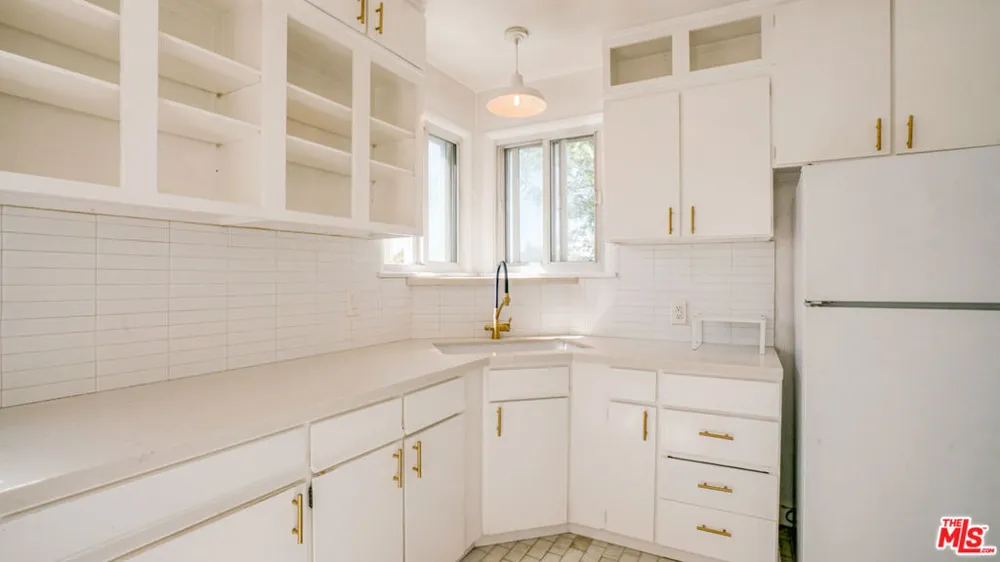 6632 W 87th Street Los Angeles, CA 90045