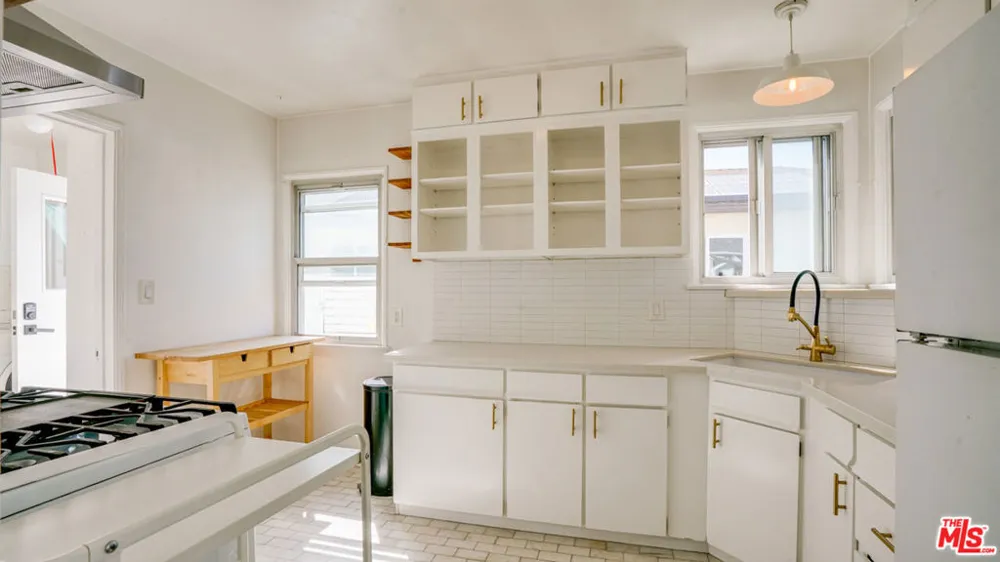 6632 W 87th Street Los Angeles, CA 90045