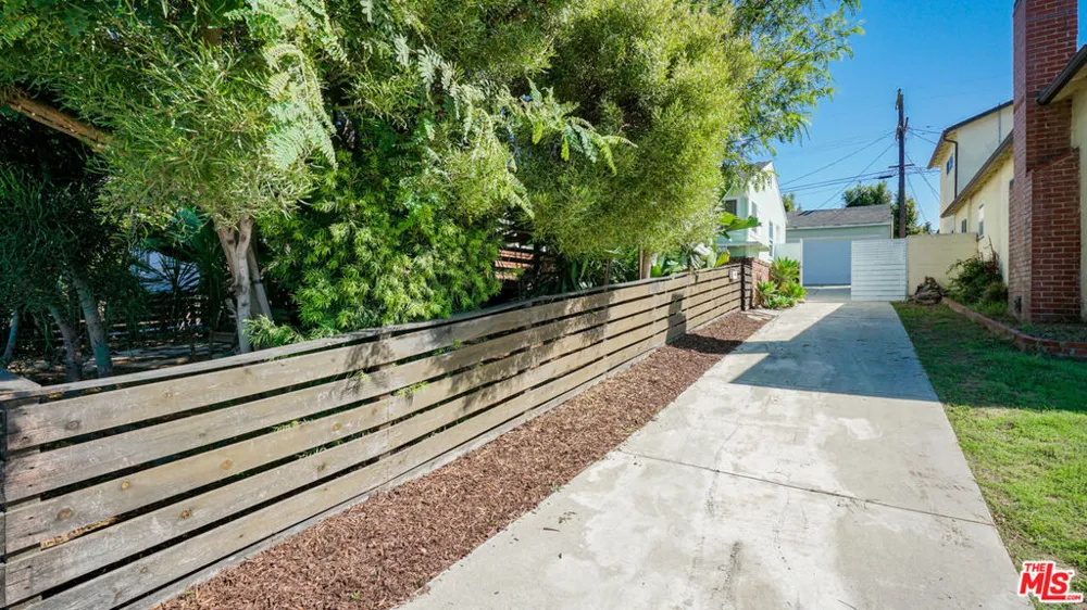 6632 W 87th Street Los Angeles, CA 90045