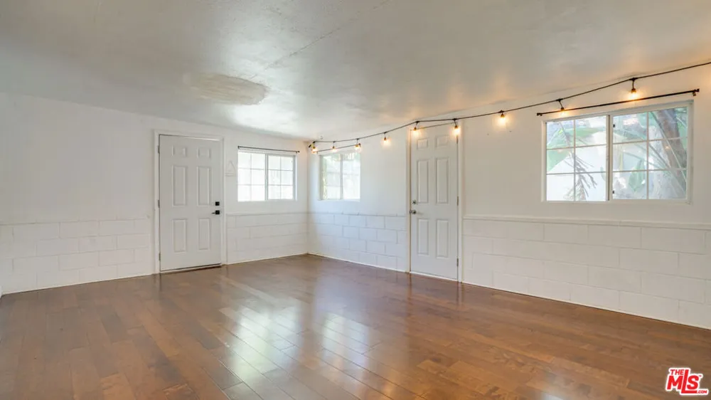 6632 W 87th Street Los Angeles, CA 90045
