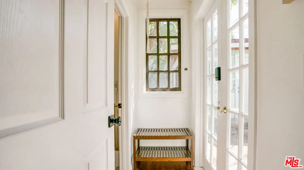 6632 W 87th Street Los Angeles, CA 90045