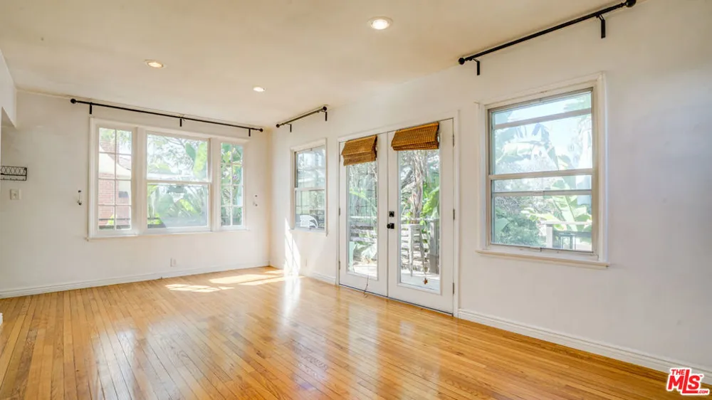 6632 W 87th Street Los Angeles, CA 90045