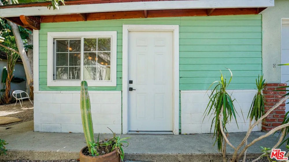 6632 W 87th Street Los Angeles, CA 90045
