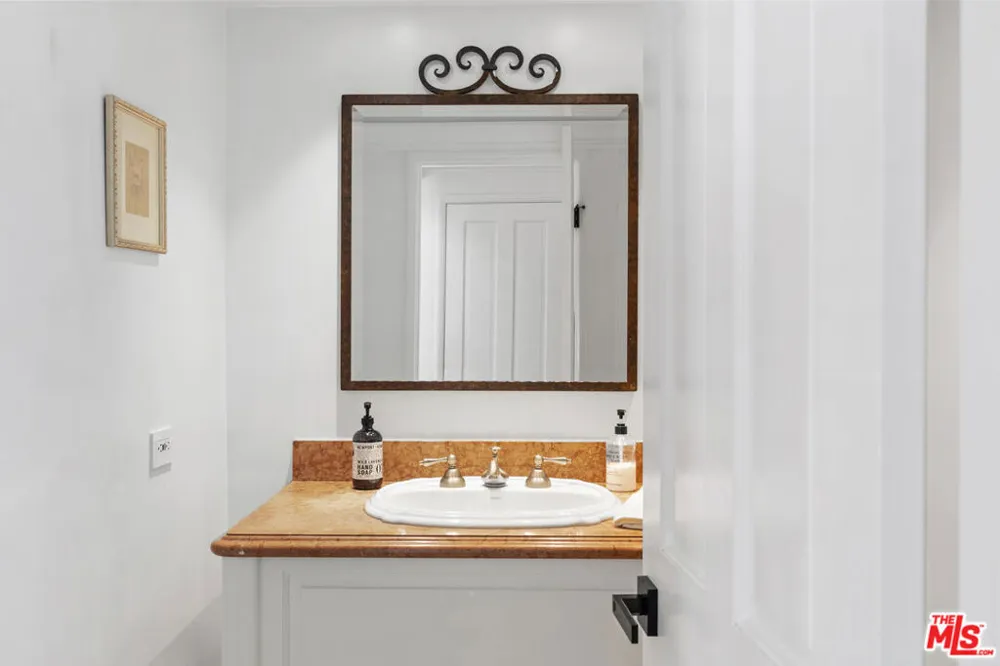 4441 Park Alisal Calabasas, CA 91302