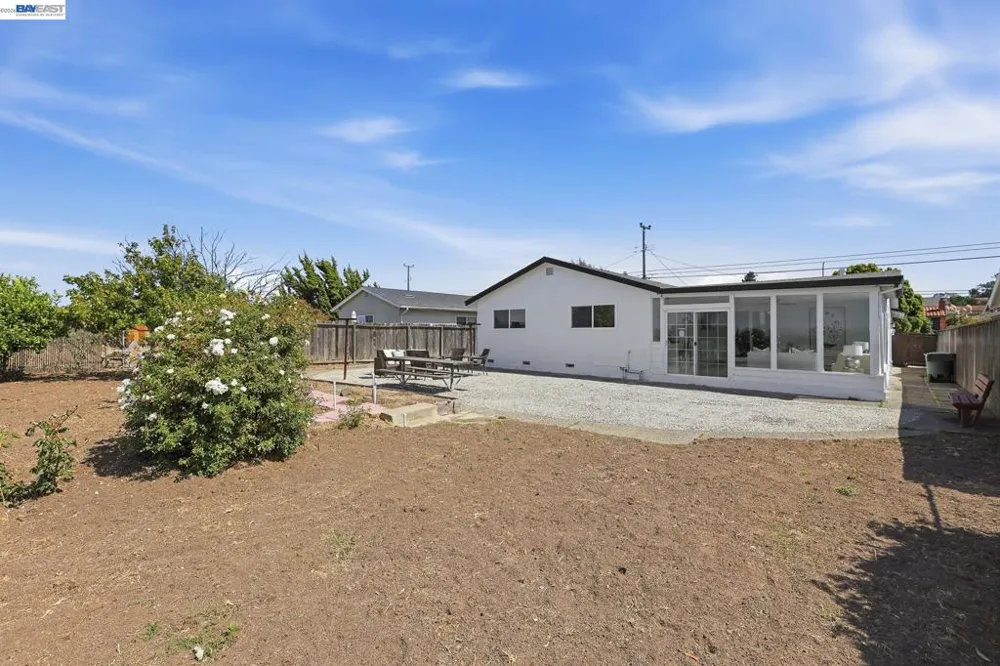 2167 Cypress Ave San Pablo, CA 94806