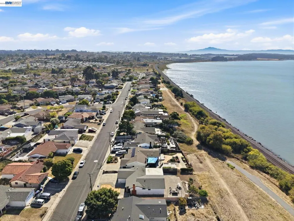 2167 Cypress Ave San Pablo, CA 94806