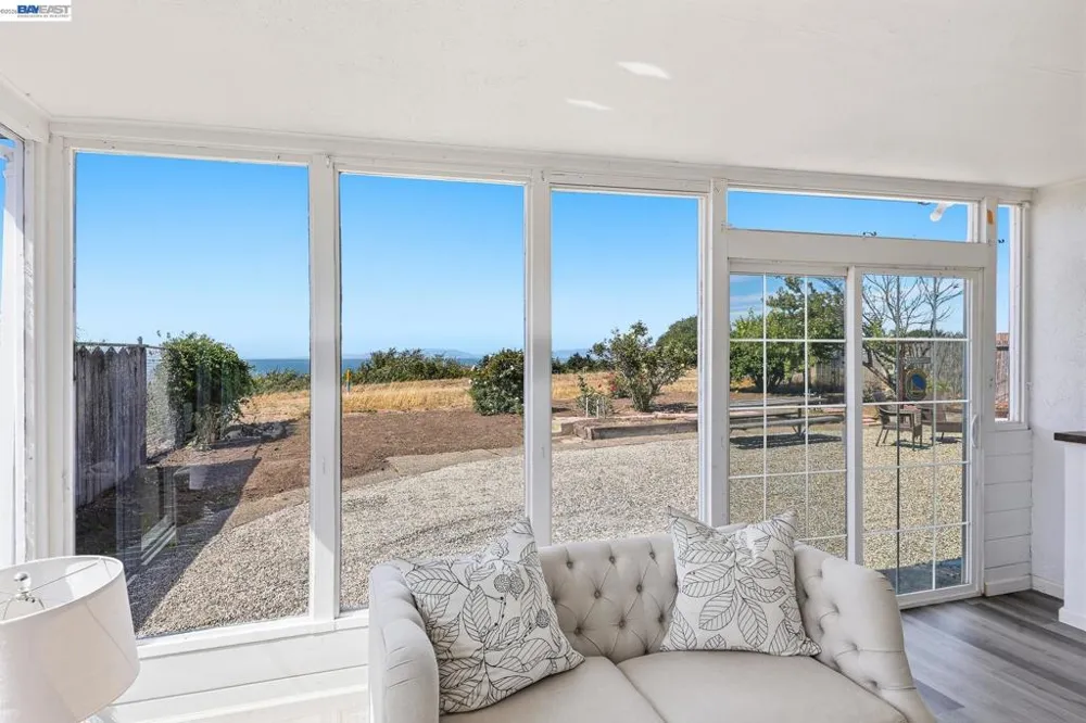 2167 Cypress Ave San Pablo, CA 94806